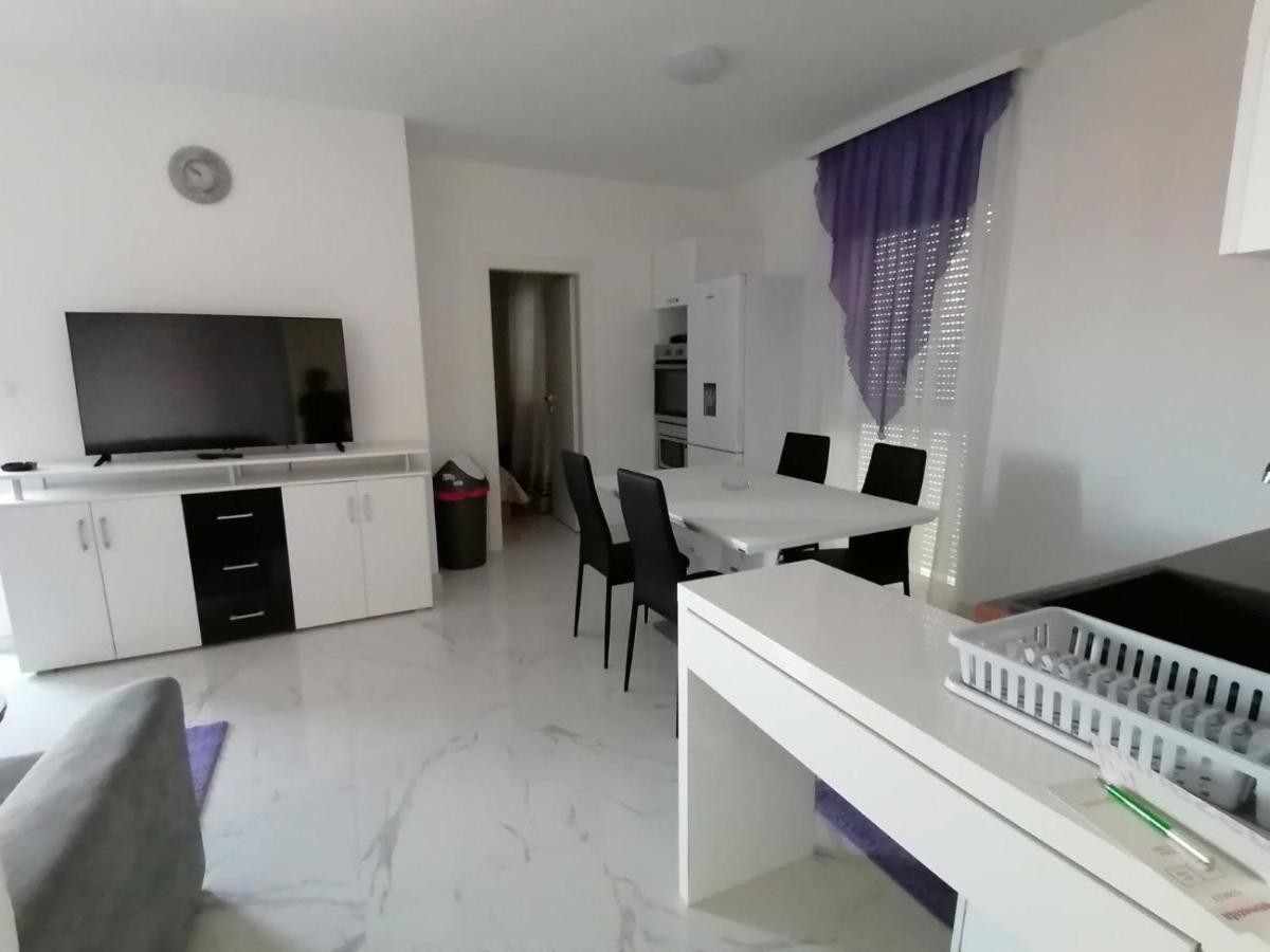 Vila Slavica Vir Exterior foto
