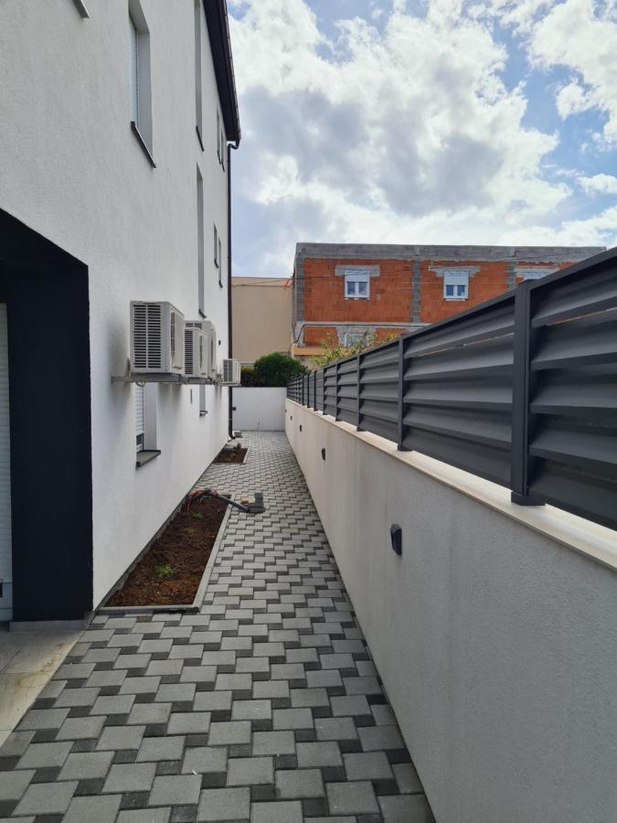 Vila Slavica Vir Exterior foto